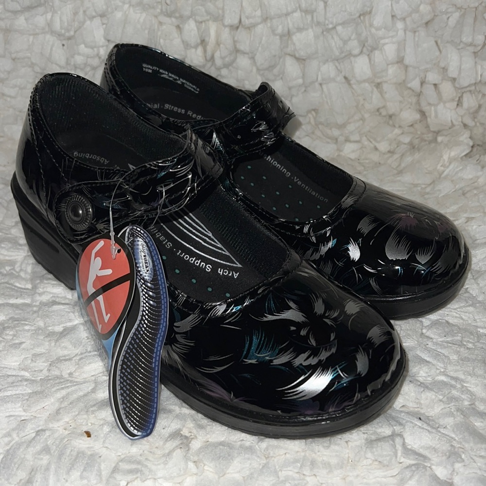 Easy Works by Easy Street size 10 *Brand New* Mary Jane Shoes